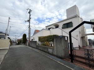 川西市寺畑、マンションの画像です