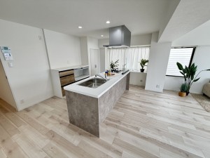 川西市寺畑、マンションの画像です