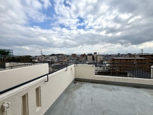 川西市寺畑、マンションの画像です