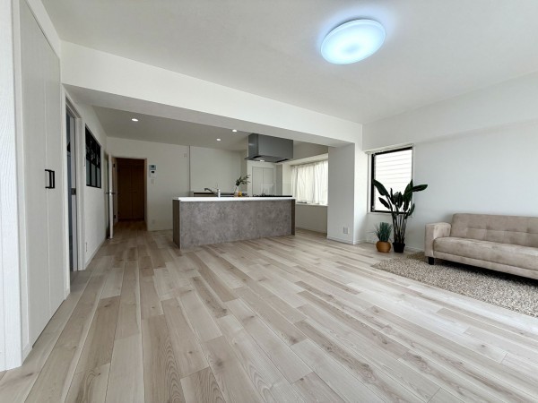 川西市寺畑、マンションの画像です