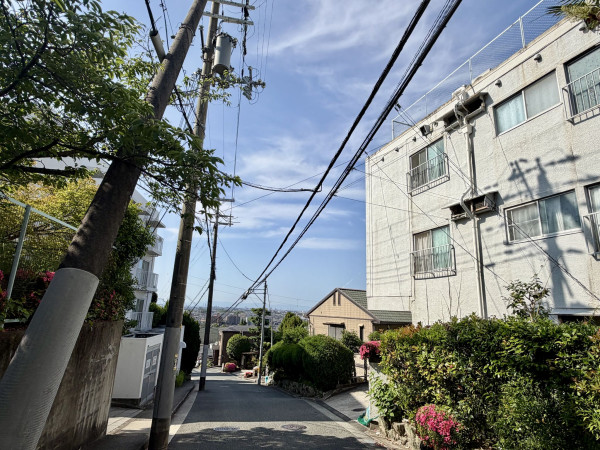 宝塚市雲雀丘、マンションの画像です