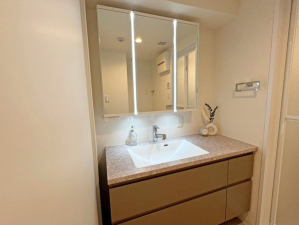 宝塚市雲雀丘山手、マンションの画像です