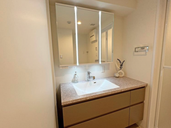 宝塚市雲雀丘山手、マンションの画像です