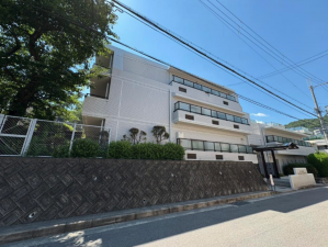 宝塚市雲雀丘山手、マンションの画像です