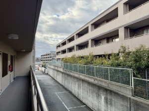 川西市寺畑、マンションの画像です