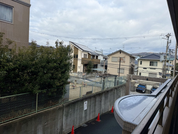 川西市寺畑、マンションの画像です
