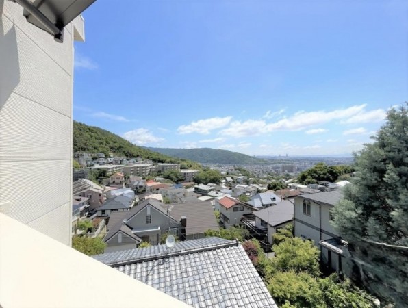 宝塚市雲雀丘山手、中古一戸建ての画像です