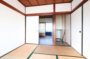 川西市霞ケ丘、中古一戸建ての画像です