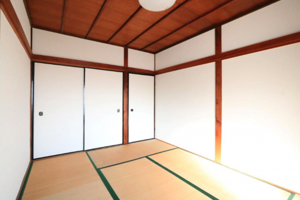 川西市霞ケ丘、中古一戸建ての画像です