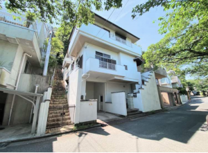 宝塚市花屋敷荘園、中古一戸建ての画像です