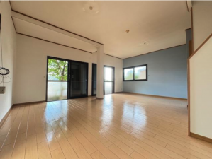 宝塚市花屋敷松ガ丘、中古一戸建ての画像です