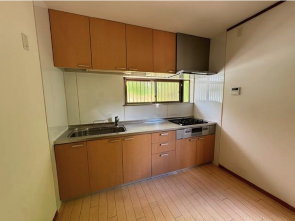 宝塚市花屋敷松ガ丘、中古一戸建ての画像です