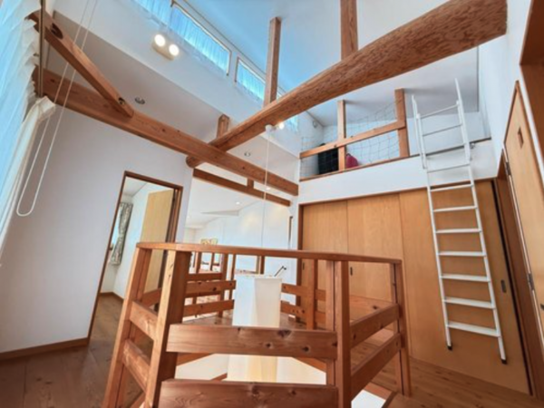 宝塚市雲雀丘山手、中古一戸建ての画像です