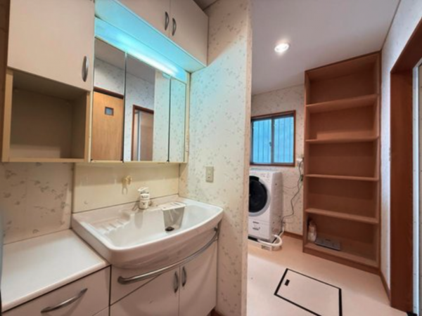 宝塚市雲雀丘山手、中古一戸建ての画像です