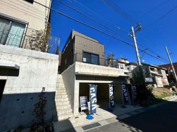 宝塚市雲雀丘、新築一戸建ての画像です