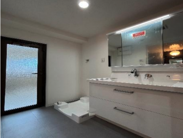 宝塚市雲雀丘山手、マンションの画像です