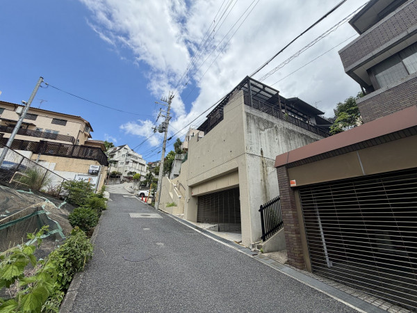 宝塚市雲雀丘山手、中古一戸建ての画像です
