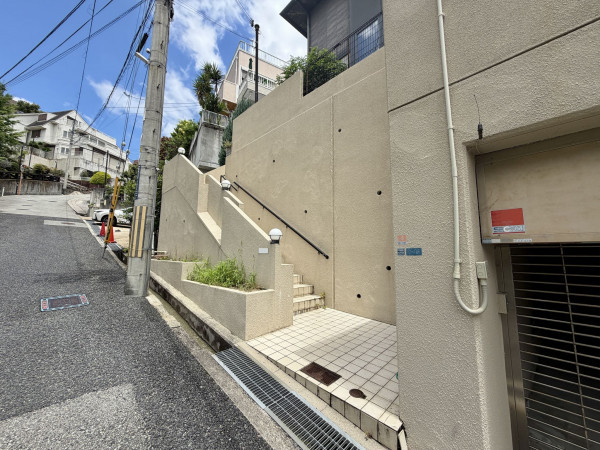 宝塚市雲雀丘山手、中古一戸建ての画像です