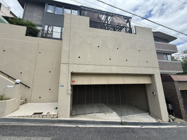 宝塚市雲雀丘山手、中古一戸建ての画像です