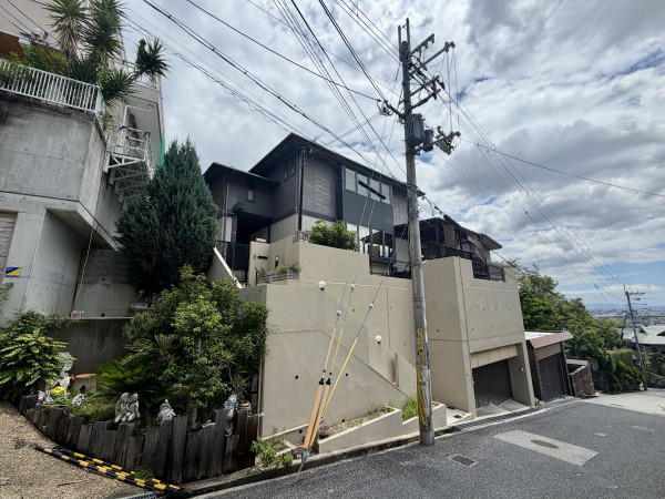宝塚市雲雀丘山手、中古一戸建ての画像です