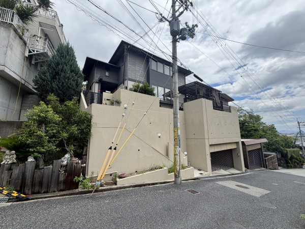宝塚市雲雀丘山手、中古一戸建ての画像です