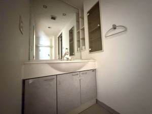 川西市花屋敷、マンションの画像です