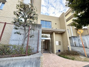 川西市花屋敷、マンションの画像です