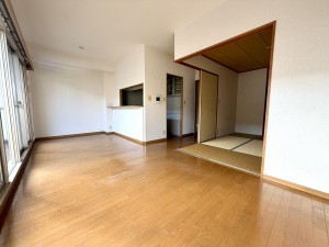 川西市花屋敷、マンションの画像です