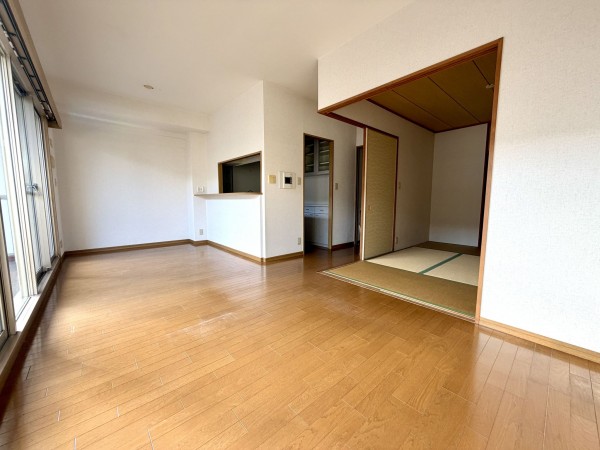 川西市花屋敷、マンションの画像です