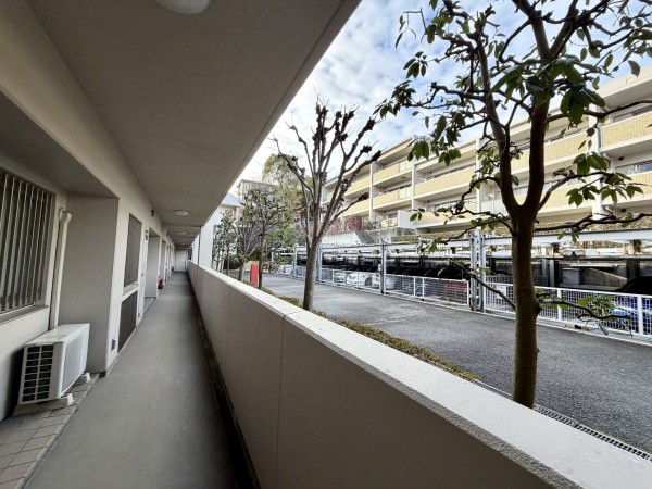 川西市花屋敷、マンションの画像です