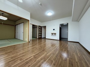 川西市小花、マンションの画像です