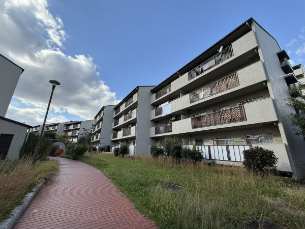 川西市栄町、マンションの画像です