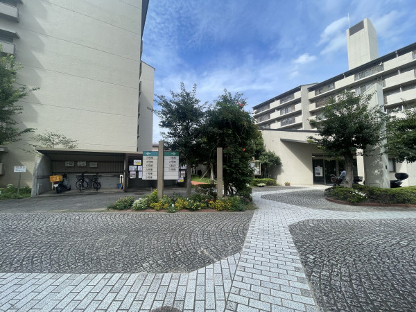 川西市栄町、マンションの画像です