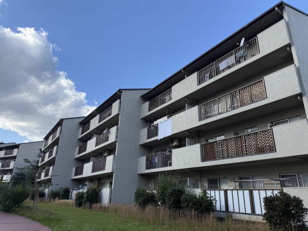 川西市栄町、マンションの画像です