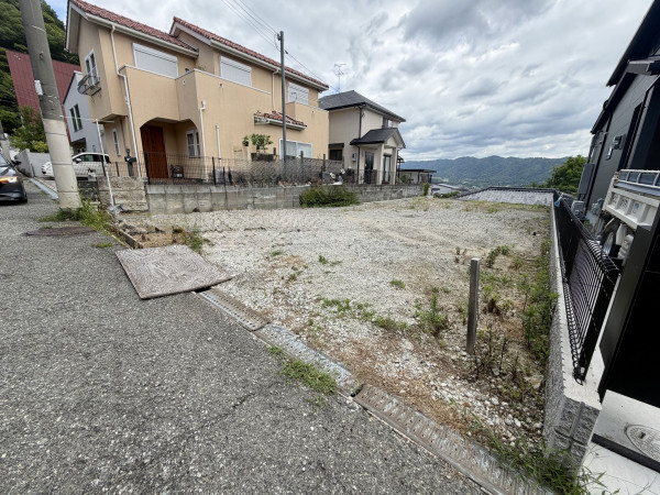 宝塚市花屋敷松ガ丘、土地の画像です