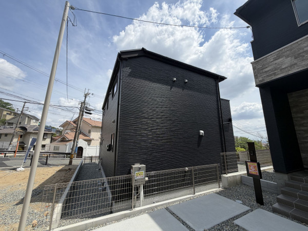 宝塚市花屋敷つつじガ丘、新築一戸建ての画像です