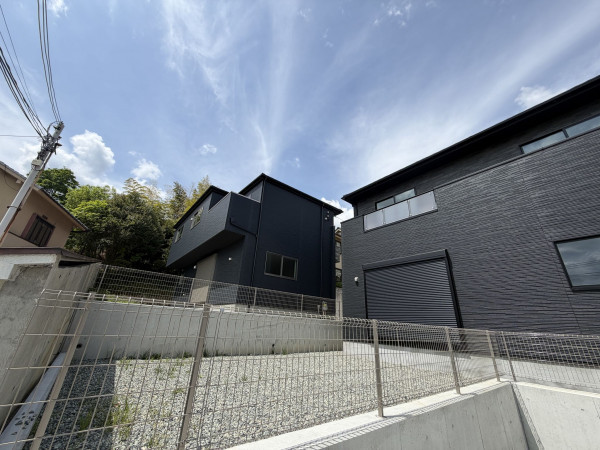 宝塚市花屋敷つつじガ丘、新築一戸建ての画像です