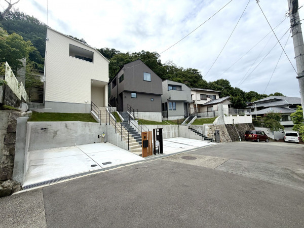 宝塚市花屋敷松ガ丘、新築一戸建ての画像です