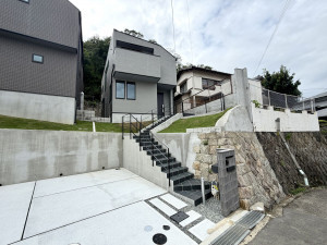 宝塚市花屋敷松ガ丘、新築一戸建ての画像です