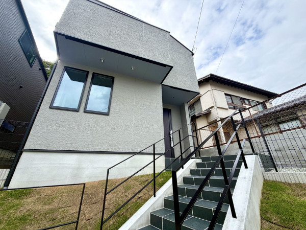 宝塚市花屋敷松ガ丘、新築一戸建ての画像です