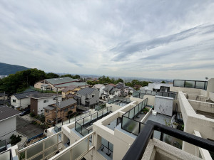 宝塚市雲雀丘山手、マンションの画像です