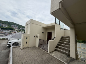 宝塚市雲雀丘山手、マンションの画像です