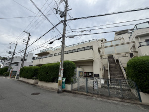 宝塚市雲雀丘山手、マンションの画像です
