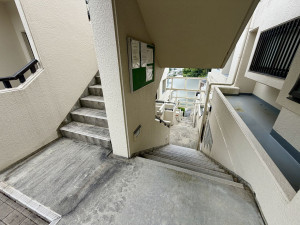 宝塚市雲雀丘山手、マンションの画像です