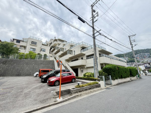 宝塚市雲雀丘山手、マンションの画像です