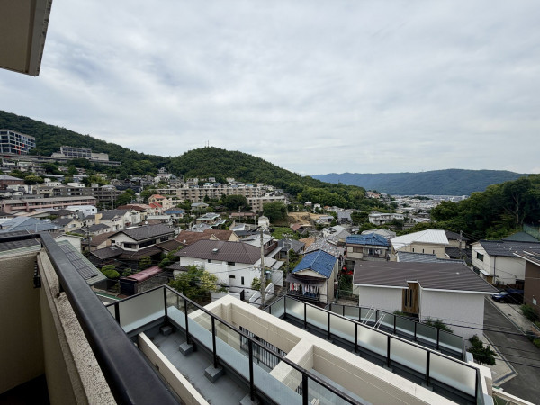 宝塚市雲雀丘山手、マンションの画像です