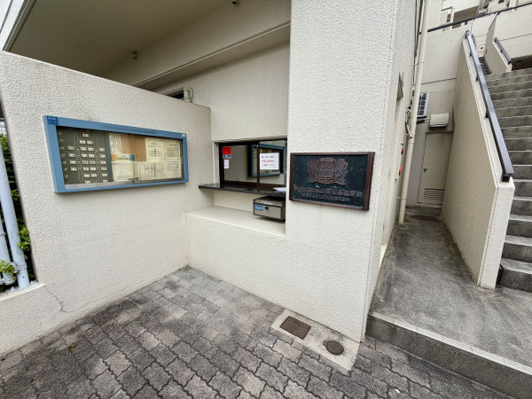宝塚市雲雀丘山手、マンションの画像です
