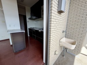 川西市花屋敷、マンションの画像です