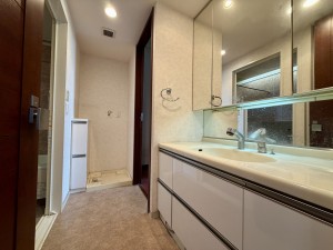 川西市花屋敷、マンションの画像です