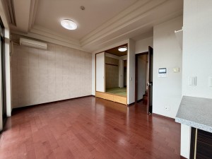 川西市花屋敷、マンションの画像です